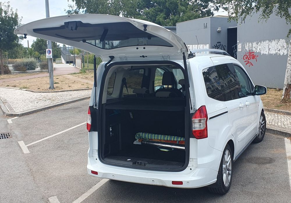 Ford Tourneo Courier Titanium 1.5 TDCi | 2017 Titanium 1.5 TDCi | 2017 — photo 4