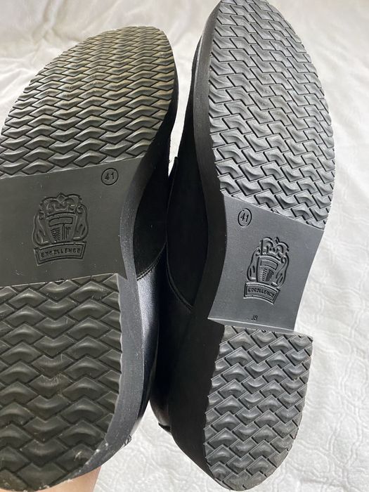 Туфлі закриті на шнурівках