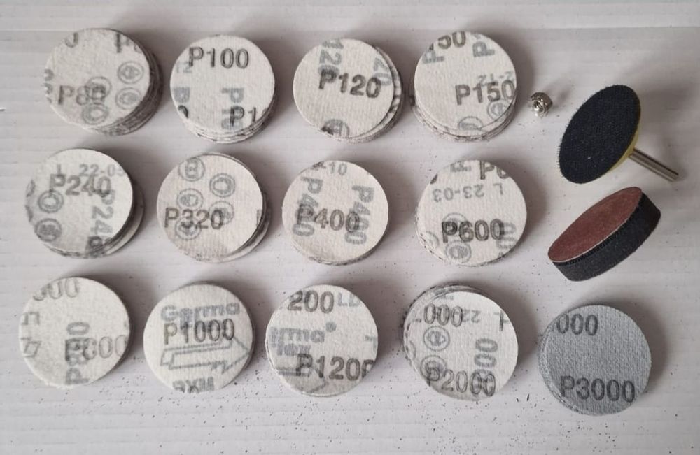 Papier ścierny 130sztuk