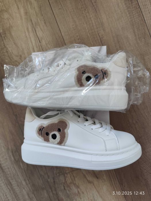 Sneakersy z misiem 37,5 nowe