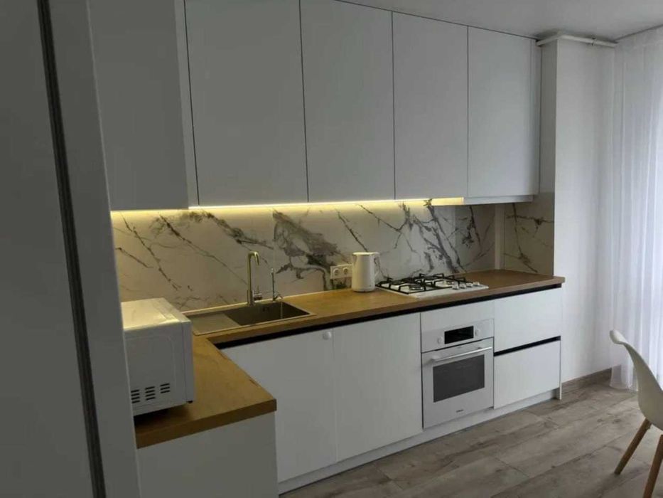 Оренда 2-кімнатної квартири 60 м² , вул Залізнична , 800  $