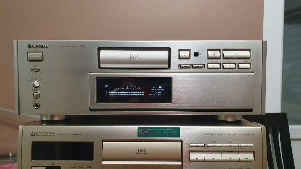 Pioneer  dat D80