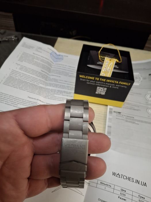 продам часы ''INVICTA'' титан дайверские .Часам три месяца- состояние почти идеал( есть на браслете следы от застёжки)