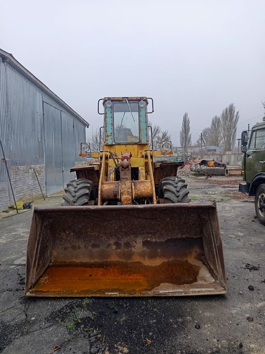 Продам фронтальний погрущик амкадор