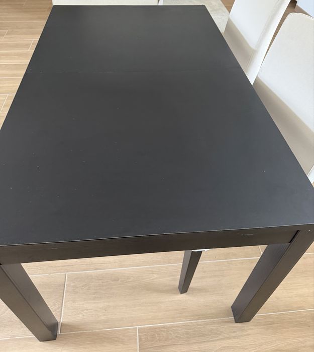 Mesa IKEA BJURSTA em Muito Bom Estado – Oportunidade