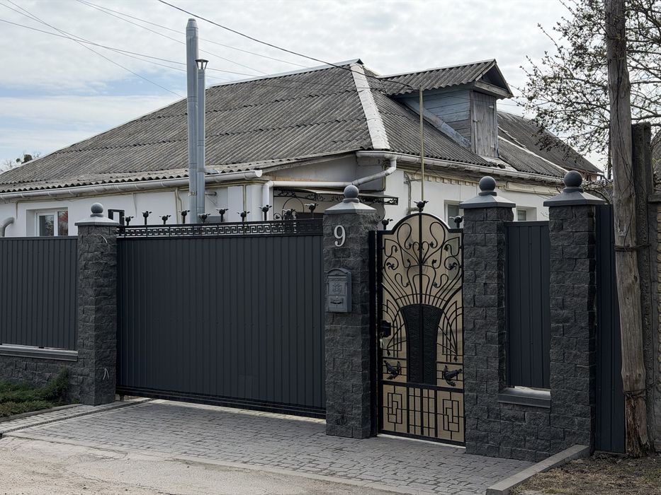 Пол.будинку+майстерня+офісне приміщення в центрі Василькова