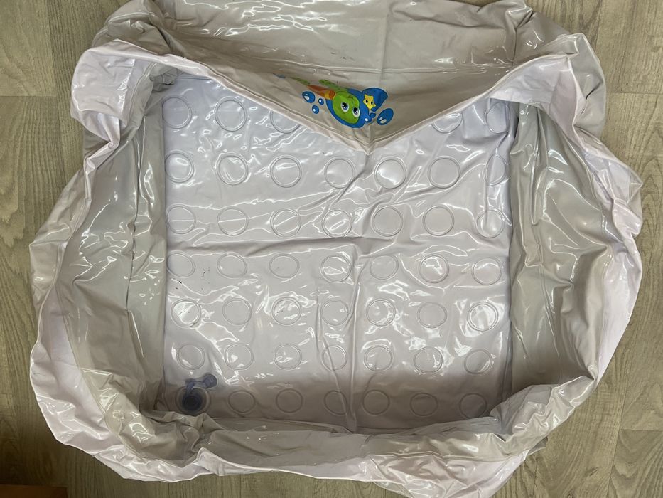 Продам дитячий басейн