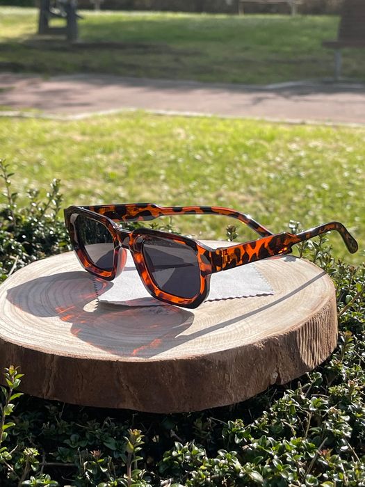 Óculos de sol estilo Moscot com padrão