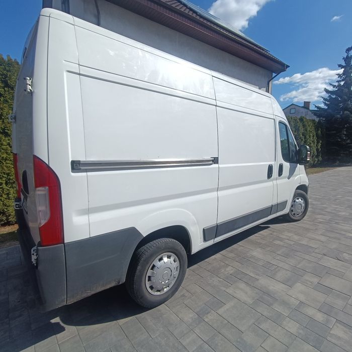 Uslugi transportowe / przeprowadzki / bus dostawczy Ikea Castorama Obi