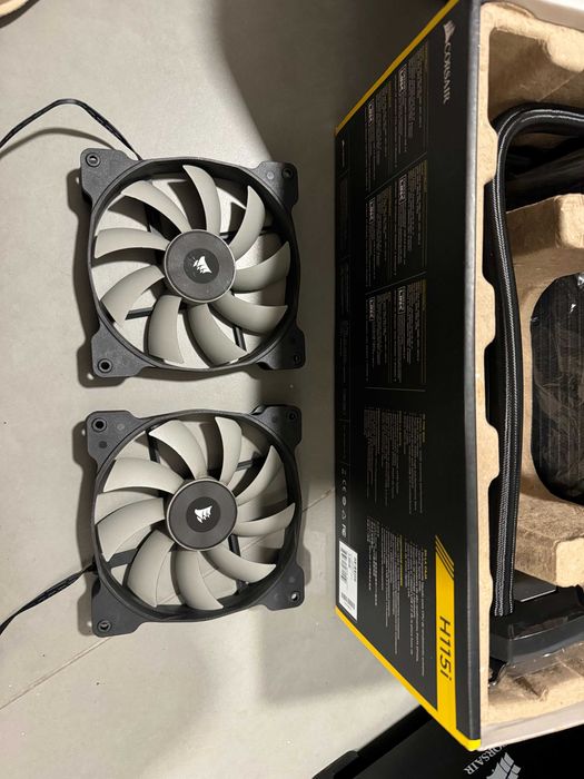 Water cooling CPU Corsair H115i 280mm