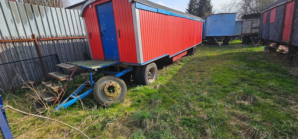 Barakowóz budowlany, kontener na kołach, wóz drzymały pracowniczy