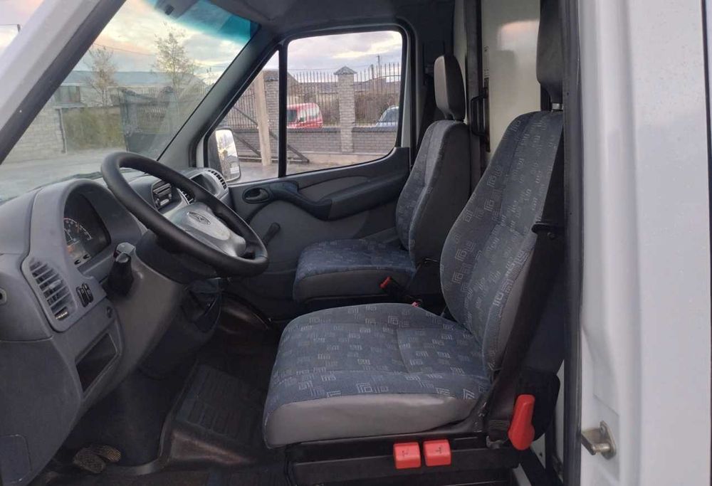 Є ВАНТАЖНИКИ грузоперевозки, вантажні перевезення київ, вантажне таксі