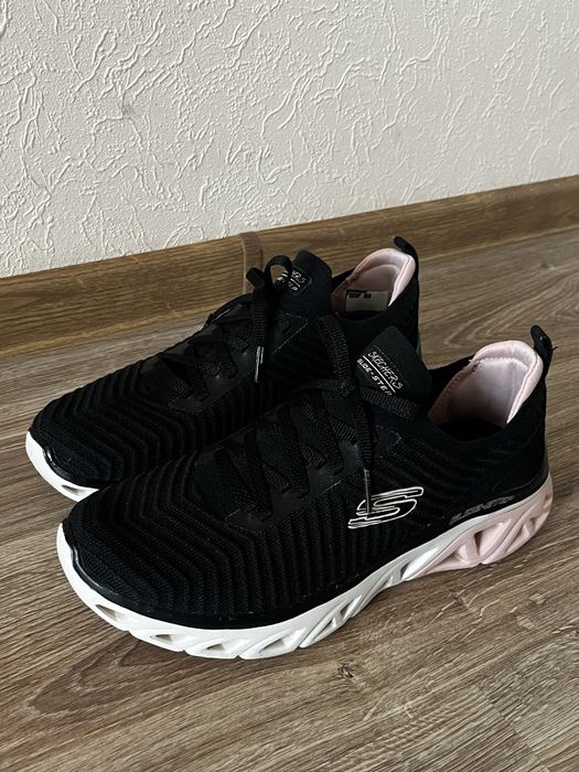 жіночі кросівки Skechers , розмір 40