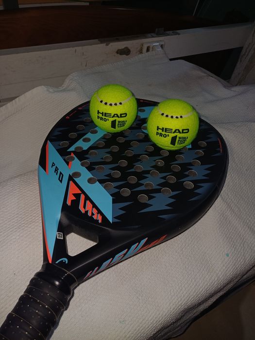 Raquete padel e 2 bolas