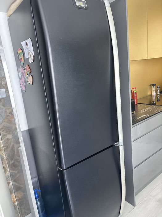 Lofowka czarna z zamrażarką hoover