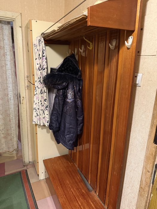 Трюмо.    .    .