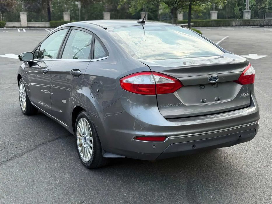 Ford Fiesta Titanium      2014