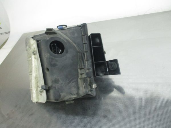 Caixa filtro ar VOLKSWAGEN Passat (3B3)