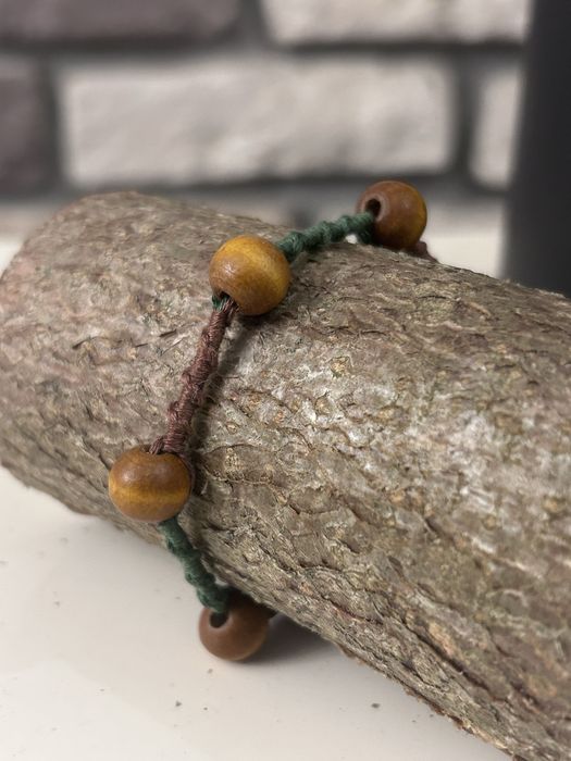 Handmade „Leśna bransoletka” z drewnianymi koralikami