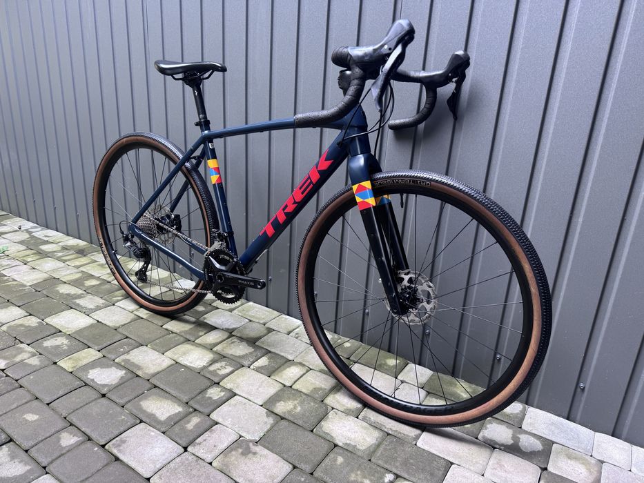 Trek Checkpoint ALR 5. Shimano GRX 810, Praxis Alba GR, Bontrager Comp