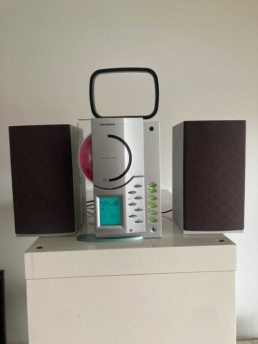 Grundig Radio Receiver with Two Columns, Remote Control and Antenna64730158695937121