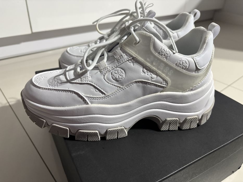 Snakersy damskie Guess białe