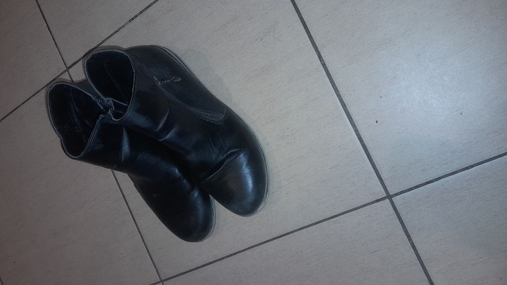 Czarne  botki damskie