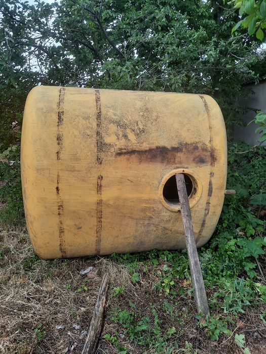 Продам бочку на шасси