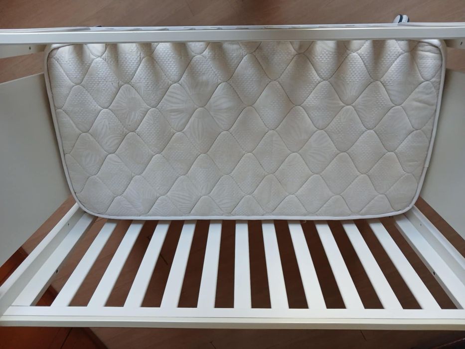 Cama bebé marca trama