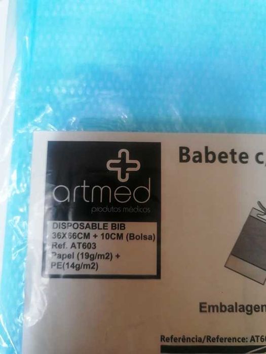 Babetes descartáveis com bolsa