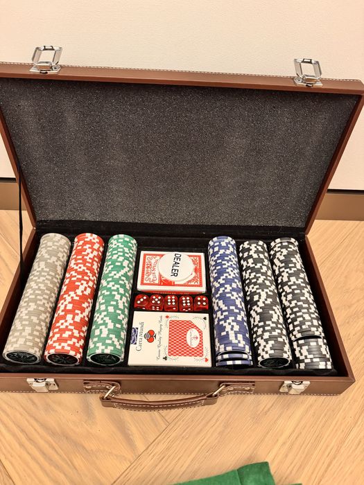 Продам набор для покера.