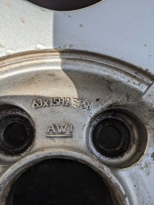 Felgi Aluminiowe 15 5x100 6Jx15H2 ET38 VW Volkswagen Golf IV