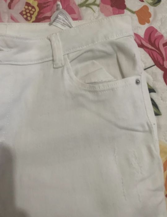 Calças brancas de sarja “Code” tamanho 40