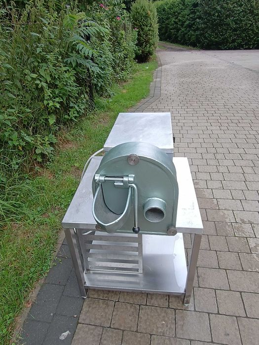 Szatkownica spomasz  + mieszałka