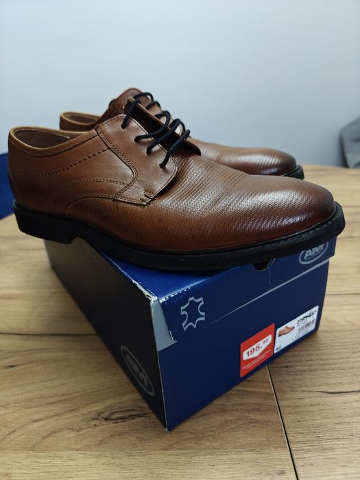 Sprzedam buty garniturowe.