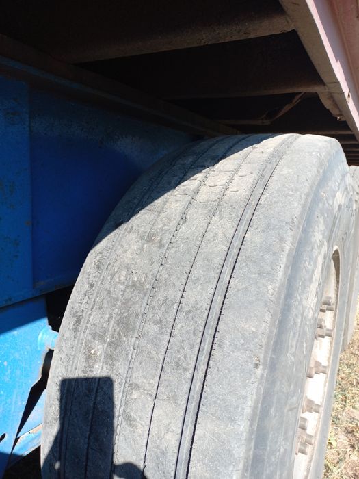 Напів-причіп контейнеровоз