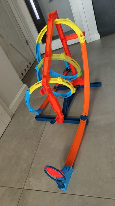 Tor wyścigowy pętla hot wheels