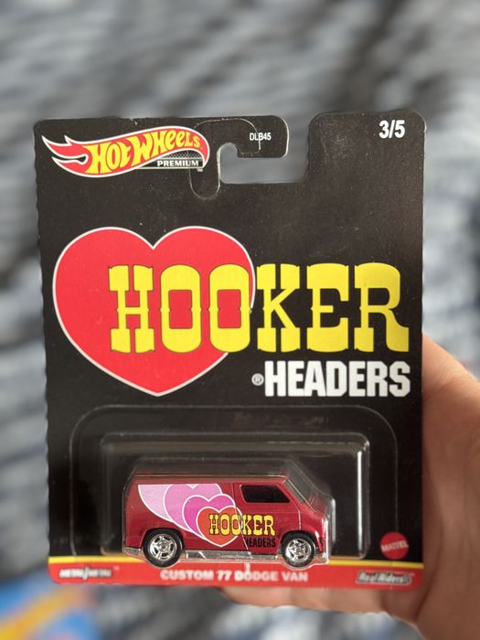 Hot Wheels Premium Custom ’77 Dodge Van HOOKER Headers