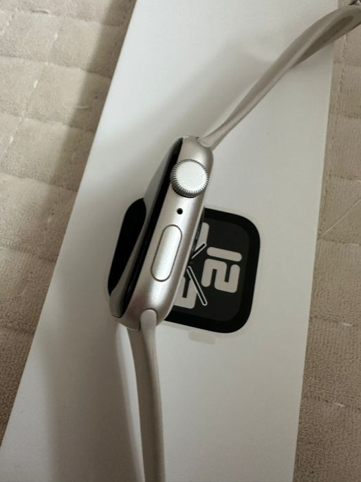 Apple Watch SE 2 generacji 44mm