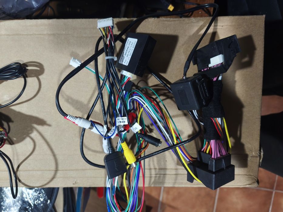 Conjunto chicotes, antenas, câmeras traseiras radio