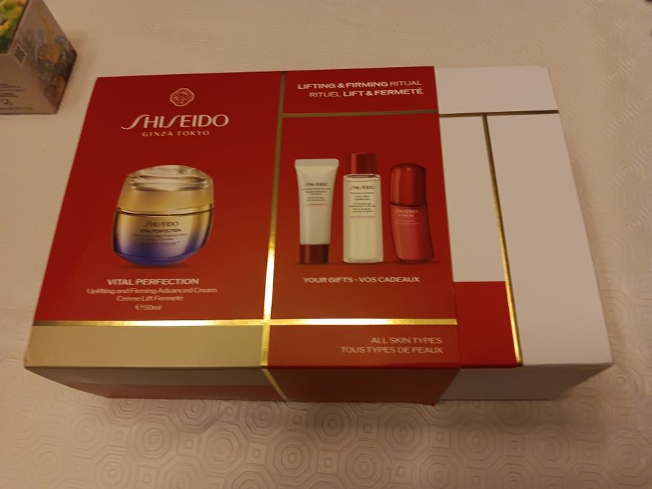 Cofret Shisheido muito completo