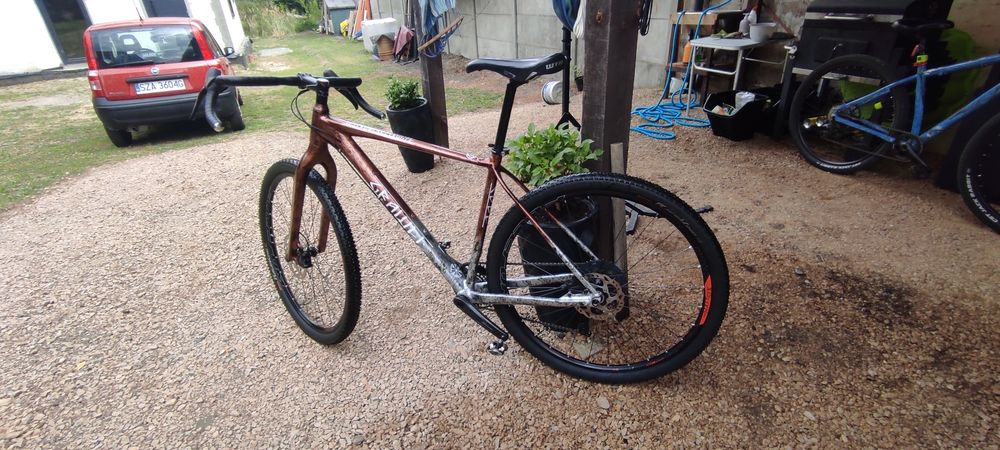 Rower gravelowy cube