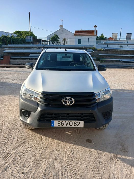 Toyota Hilux 4x4 CE 3L 2018 for Sale, 245,000 km