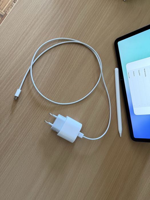 iPad Pro 11" 64GB COMO NOVO + Apple Pencil 2 + Acessórios