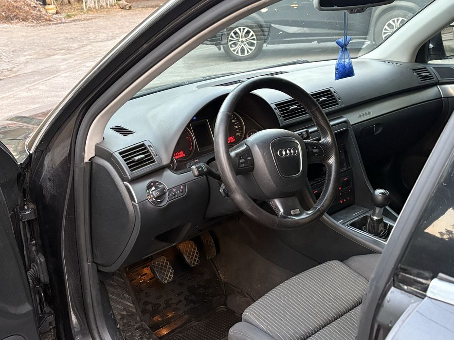 Продам audi a4b7