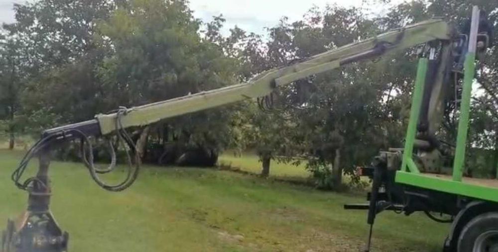 Кран маніпулятор Loglift лісний на ЗІЛ КАМАЗ УраЛ