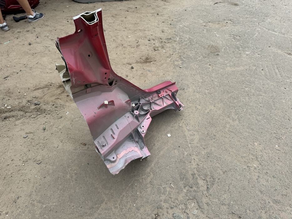 Trsla Model Y задний левый сапожок порог оригинал разборка