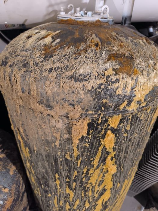 Металевий бак з бойлера