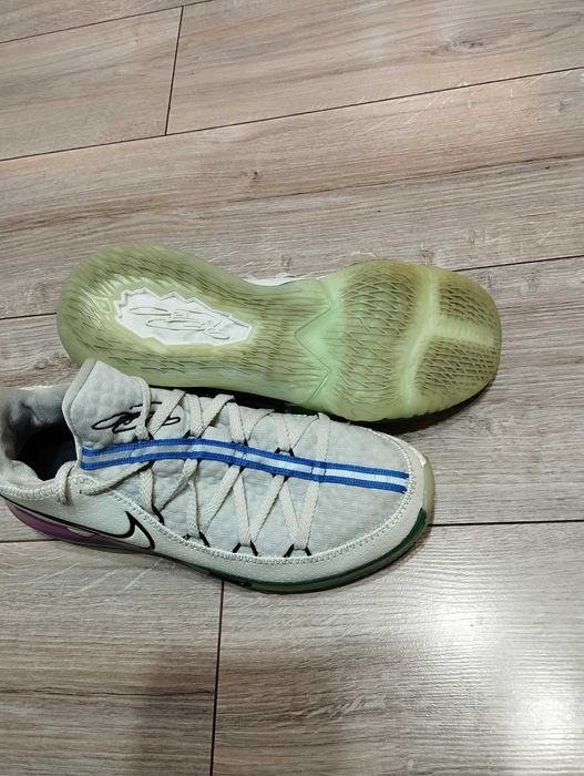 Nike LeBron 17 Low Glow In The Dark size 41