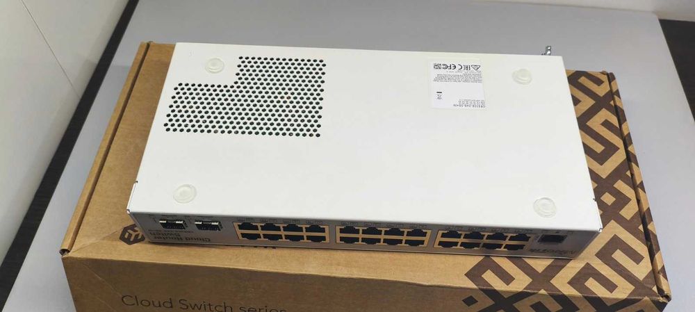 Мощный 10Gigabit  SFP+ MikroTik CRS326-24G-2S+IN  коммутатор 24 порта
